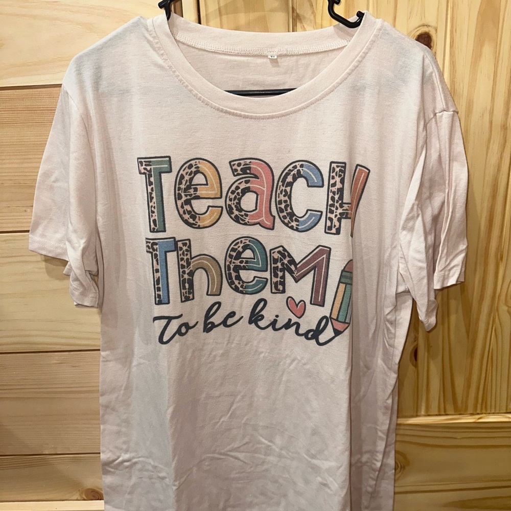 Teacher Graphic Tee - Teach Them to Be Kind - cream